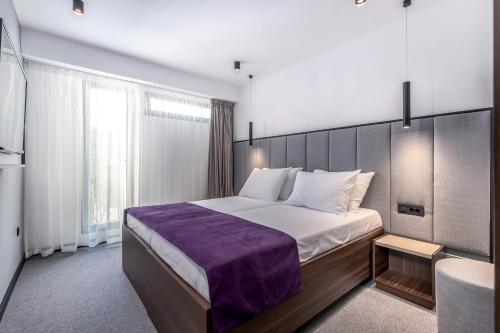 3 twin beds