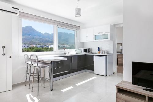 The Ship Inn Hotel in Girne