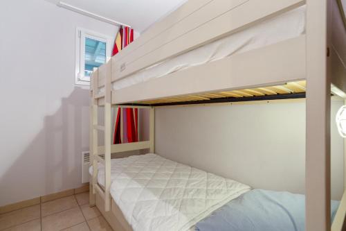 1 double bed, 2 bunk beds, 1 sofa bed