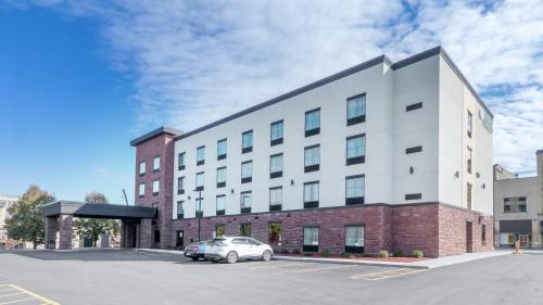 Cobblestone Hotel & Suites - Janesville in Janesville, USA