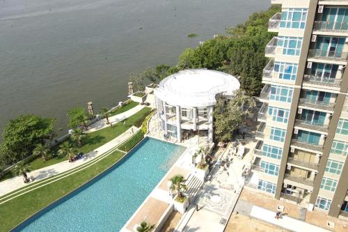 Manor Riverfront Residence Manor Riverfront Residence