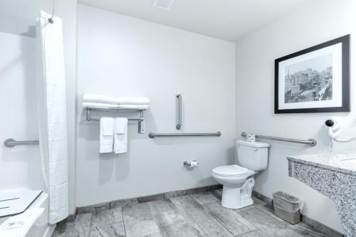 Cobblestone Hotel & Suites - Janesville in Janesville, USA