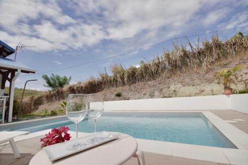 Villa Stone : piscine, acces PMR, a 15 min a pied de la plage