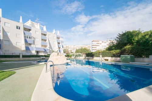 58 Luxury Sunny Vacations - image 2