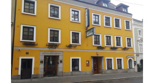 Exterior view, Mama Muh in Linz
