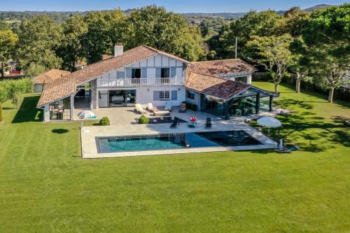 Villa Bailara- The Basque elegance to spend dreamy family holidays ! gîte à louer Ihalar