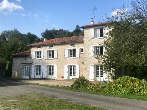 Moulin sous la Vergne - Accommodation - Nanteuil-en-Vallée