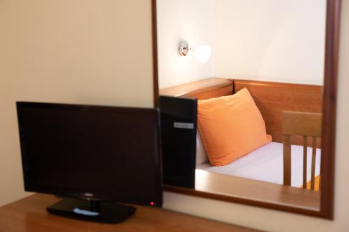 1 twin bed