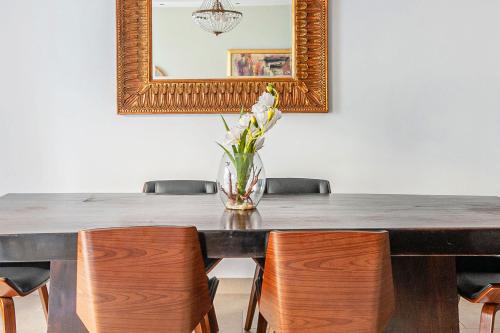 Apartment Kleio next to the historical center of Athens - image 14