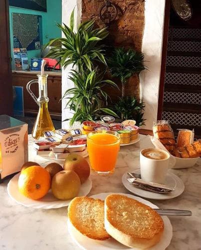 Pub/Lounge, Hostal El Asturiano in Tarifa