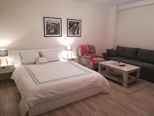 SkyLine apartments - image 13