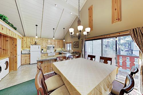 Tahoe Tyrol Chalet w/ Hot Tub Near Sand & Slopes home - image 3