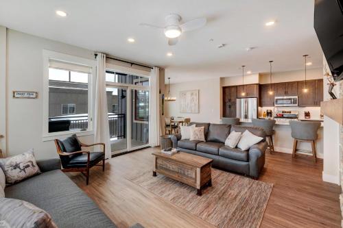 New Luxury Loft #207 Near Resort With Huge Hot Tub & Views - FREE Activities & Equipment Rentals Daily - image 9