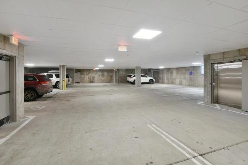 New Luxury Loft #207 Near Resort With Huge Hot Tub & Views - FREE Activities & Equipment Rentals Dai