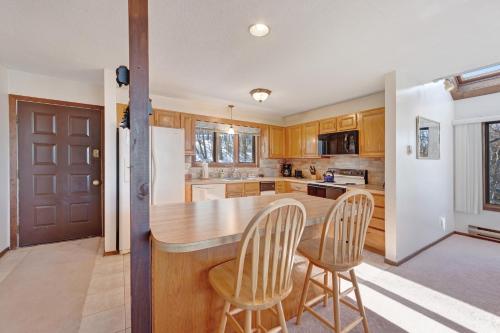 Camelback 302 - image 6