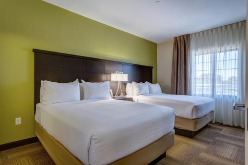 2 twin beds