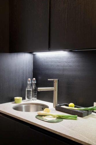 IRIS TOP 3 DESIGN APARTMENT - image 13