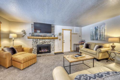 North Upper Truckee Retreat - image 5