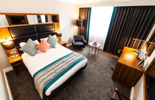 Crowne Plaza Leeds an IHG Hotel - image 2