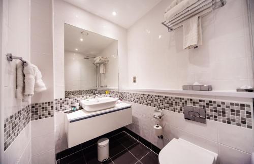 Crowne Plaza Leeds an IHG Hotel - image 6
