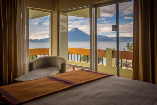 Balcony/terrace, Porta Hotel del Lago in Panajachel