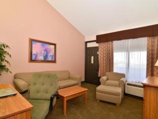 Best Western Plus Saddleback Inn & Conference Center