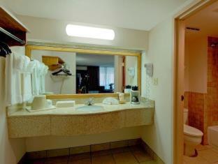 Best Western Plus Saddleback Inn & Conference Center