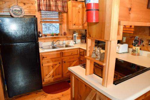 SWEET SERENITY - 2 Bedrooms 2 Baths Sleeps 6 home - image 3