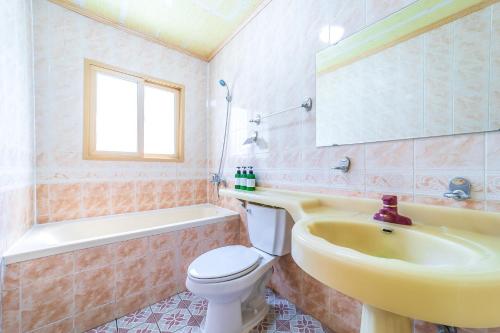 Hooni Guest House & Motel