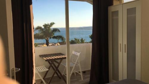 Beach Bungalow Port,free parking in ปวยร์โต เด เอสเตโปนา