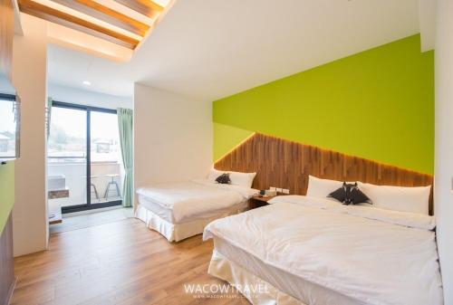 2 double beds
