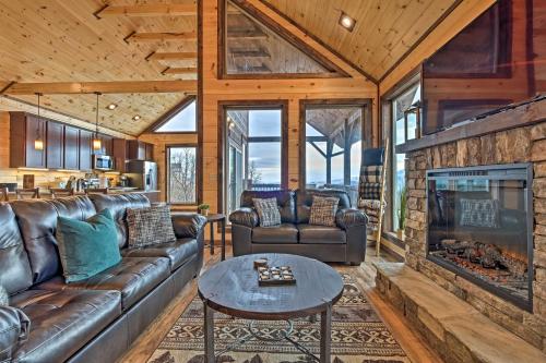 Lightning Bug Lookout Luxury Mountain View Cabin! - image 3