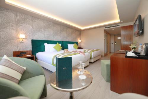 2 double beds