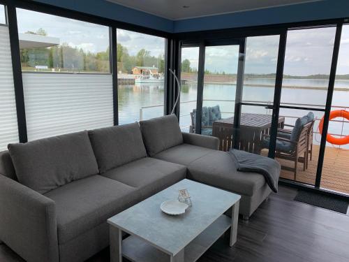 Hausboote Marina Braunsbedra 4.7km von Mücheln (Geiseltal) entfernt