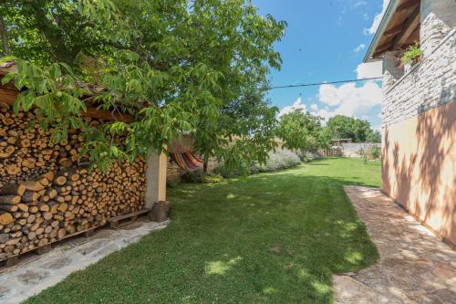 Beautiful villa Loreta with private pool near Pula and Rovinj