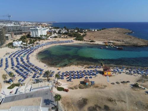 Christopher's Sandy Beach Suites 2