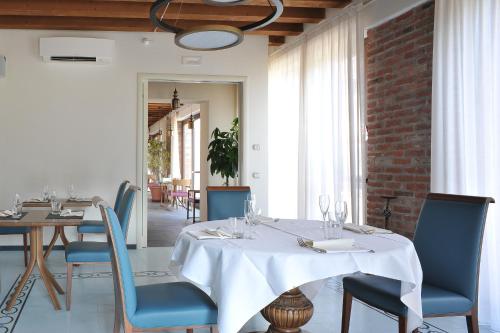 Restorāns, Hotel Sesmones in Cornegliano Laudense
