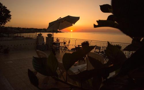 아찌트라자 Appartamento in Villa Agnese 3성급 게스트하우스 수영장