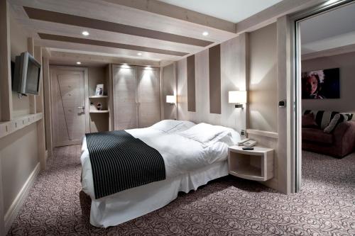 2 bedrooms, 3 beds