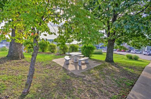Luxe Lakeside Regatta Bay Getaway with Pool Access! - image 7