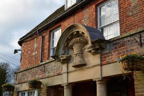 Wheatsheaf Basingstoke by Greene King Inns - image 3