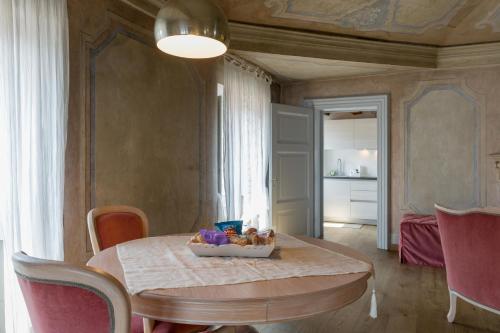 Rooms Castelvecchio - Palazzo Canossa 4