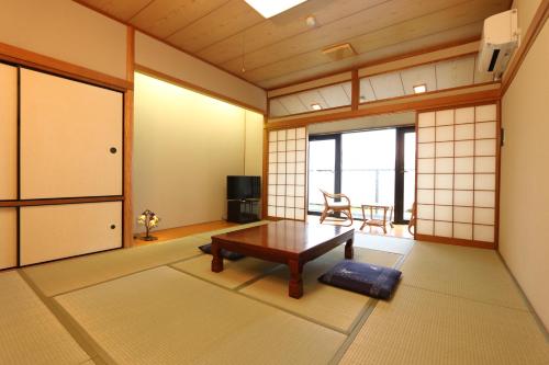 Japanese-Style Room