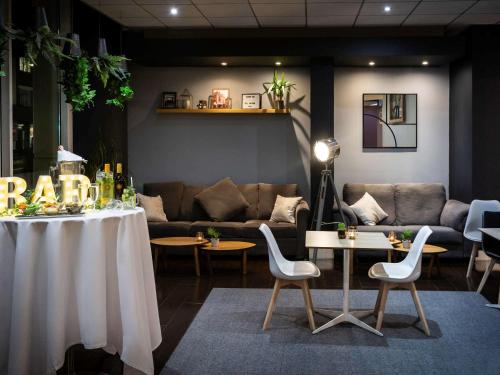 ผับ/เลาจน์, โรงแรมโนโวเทล รีดดิ้ง เซนเตอร์ (Novotel Reading Centre Hotel) in รีดดิ้ง