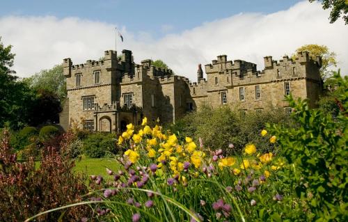 景觀, Otterburn Castle in 奧特本