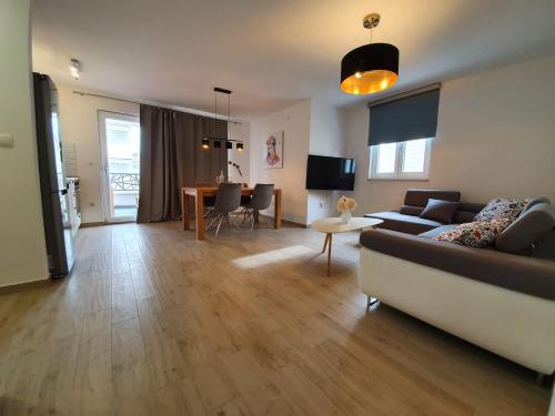 L & L Apartmani - image 14