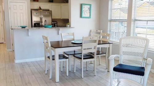9th St Town House #601 - main image