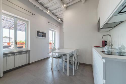Piazza Navona Panoramic Penthouse - image 6