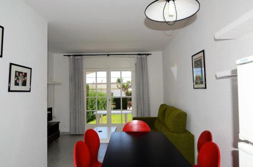 บริการและสิ่งอำนวยความสะดวก, VALL PETITA 56 in ลาตอเร เบยา