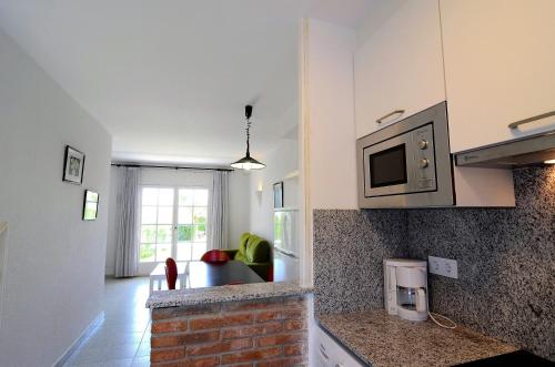 ห้องครัว, VALL PETITA 56 in ลาตอเร เบยา